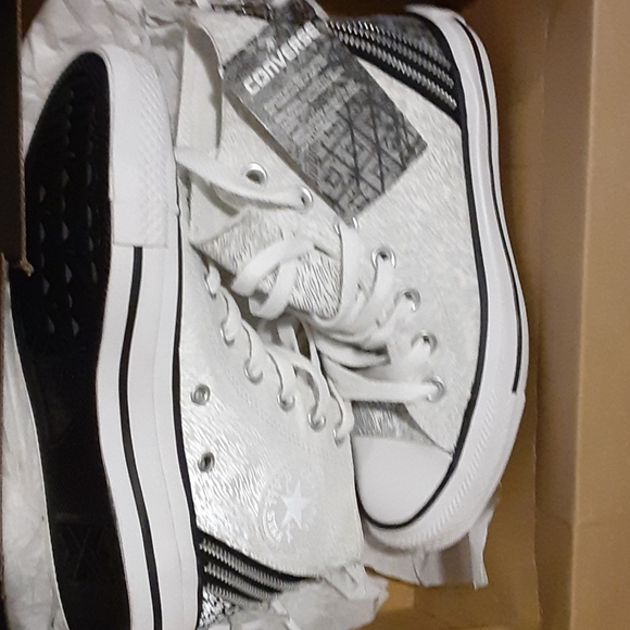 Converse - Picture 5 of 6